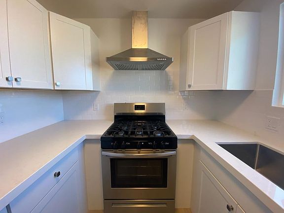 2nd image of 1625 Laguna St APT 18