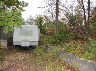 4 Milton Ct, Hewitt, NJ 07421