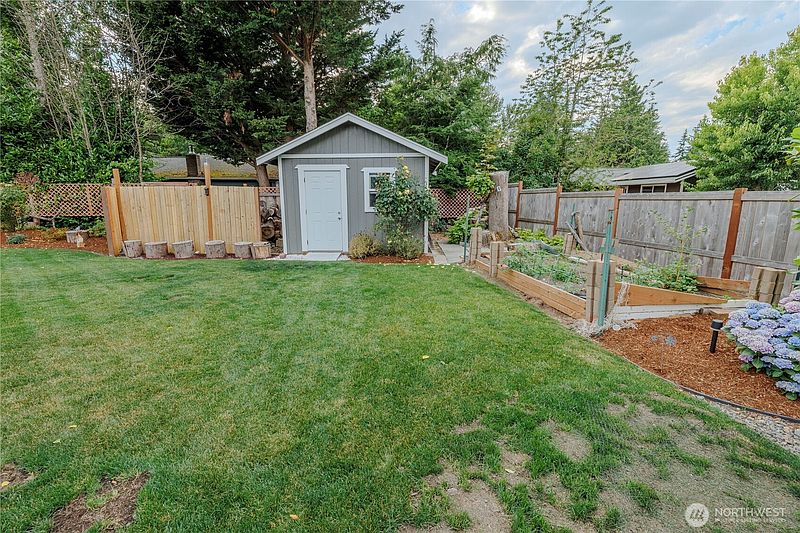 5th image of 1318 Beazer Court