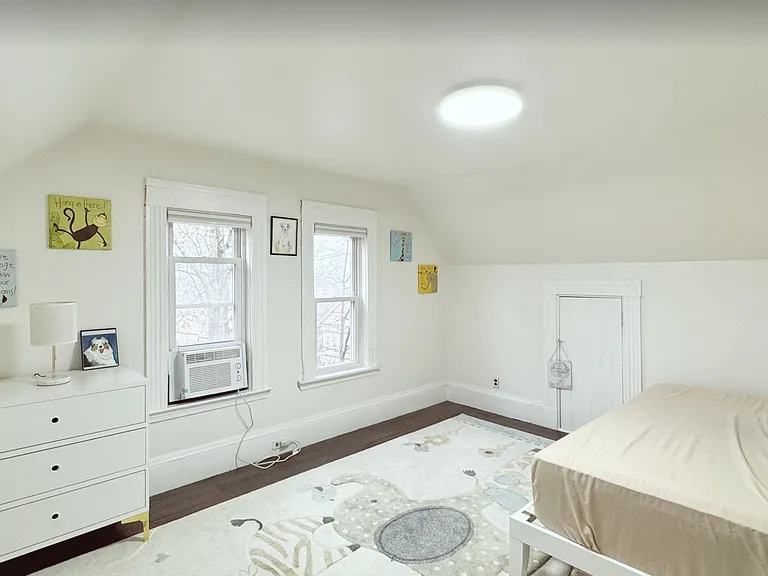 23-25 Grampian Way — Photo 10