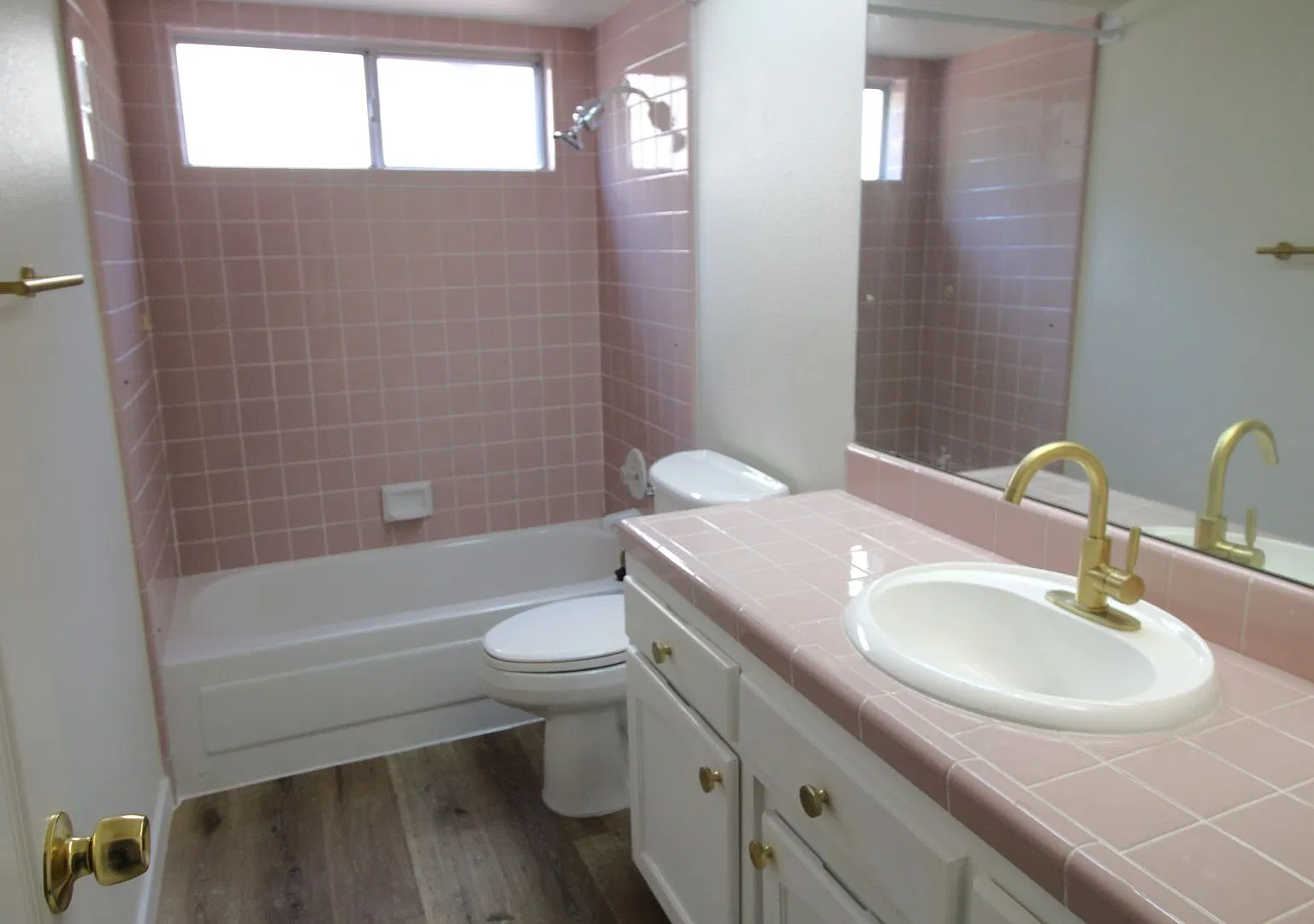 Champlain Heights Gated Community! Walk to restaurants, shopping and Liberty Elementary. — Photo 4