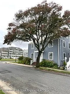 2 bed, 1.5 bath, 1634 sqft, $2,600 — Photo 2