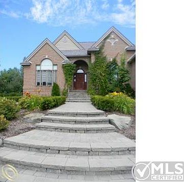*BRICK PAVER ENTRY WAY*