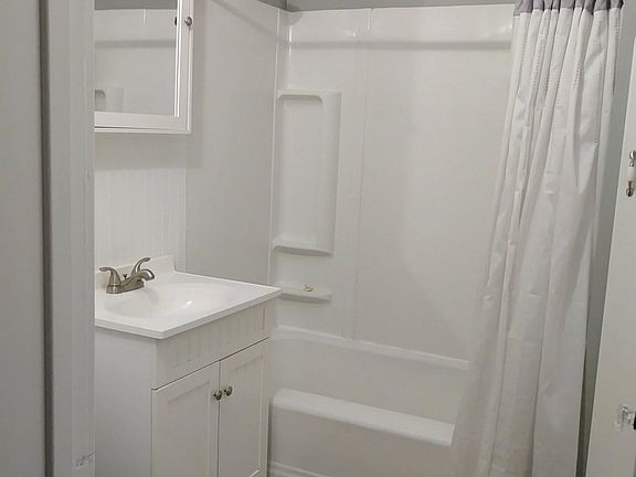 5th image of 211 Clifton Pl