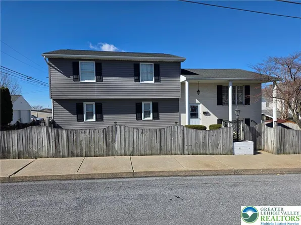 1160 Siegfried Ave, Northampton, PA 18067