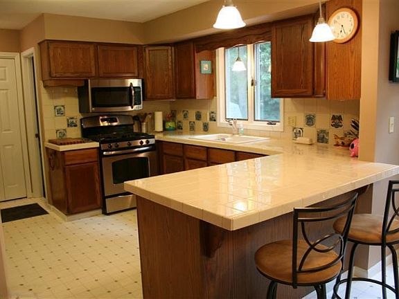2nd image of 6331 Cambridge Dr