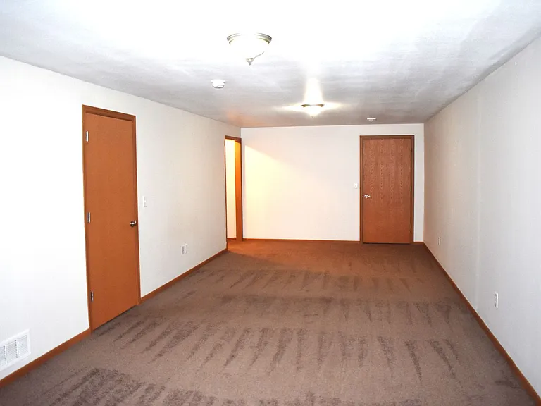 11789 Ridgeway Dr — Photo 3