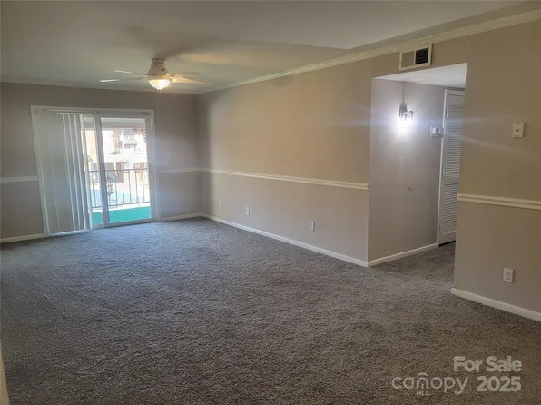 2121 Carriage Woods Ln, Kannapolis, NC 28081