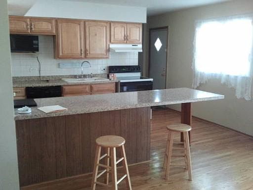 3rd image of 7971 N Nordica Ave
