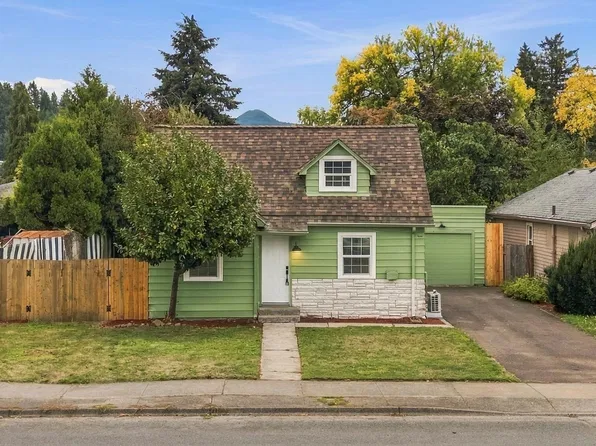 1923 Long St, Sweet Home, OR 97386