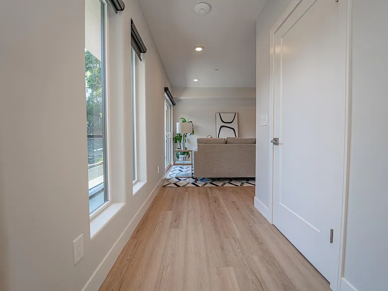 2115 Holly Dr — Photo 13