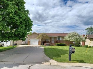 1827 N Woodland Dr, Port Huron, MI