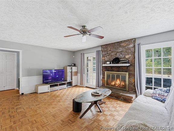 3rd image of 2337 Rolling Hill Rd