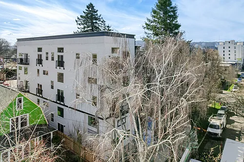 Studio With A View! Redwood Lofts & Flats Photo 1