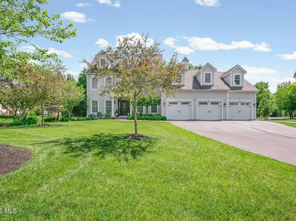 7935 Rockridge Dr, Maumee, OH 43537