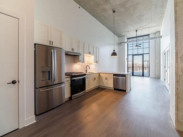 6 Corners Lofts — Photo 14