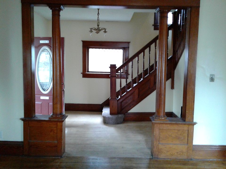 2nd image of 218 W College St