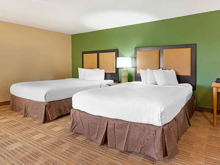 Deluxe Studio - 2 Queen Beds
