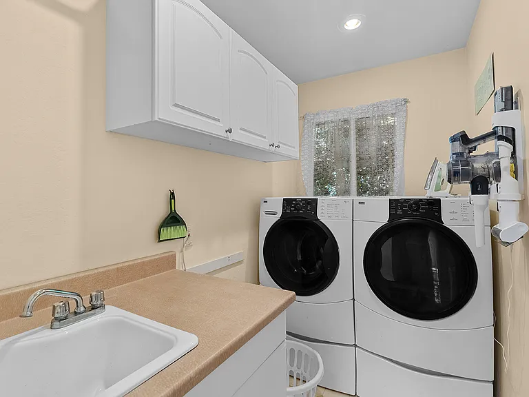 12 White Oak Dr — Photo 38