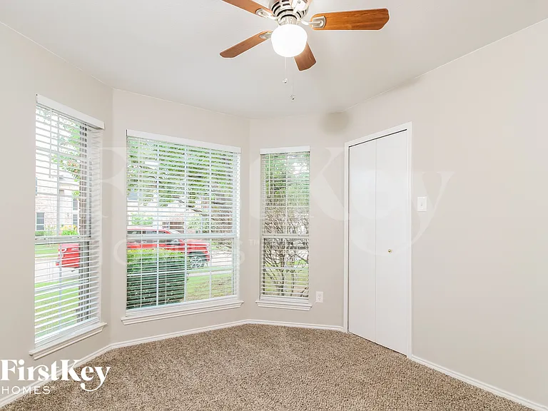 1233 Logan Dr — Photo 12