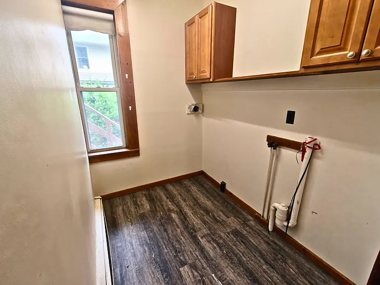 14 Parker Ave — Photo 12