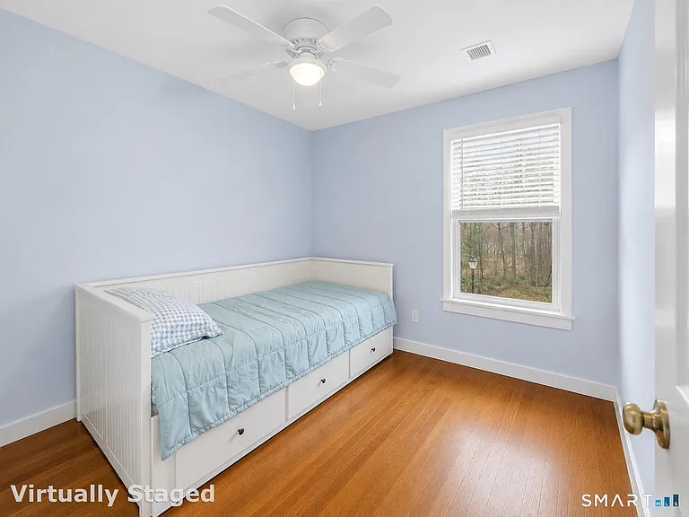 71 S Washington Ave E — Photo 9