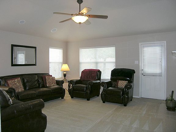 3rd image of 605 Cunningham Dr