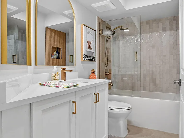 5801 Coach House Cir #E — Photo 18