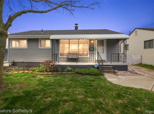 842 Schuman St, Garden City, MI 48135
