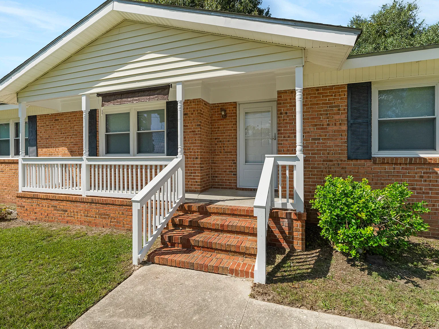 4 bed, 2.0 bath, 1446 sqft, $1,350 — Photo 4