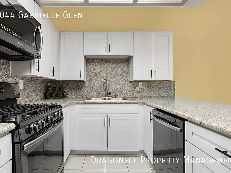 2044 Gabrielle Gln — Photo 10