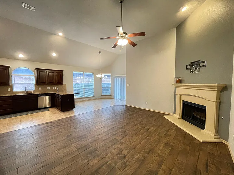 2361 Half Moon Bay Ln — Photo 2