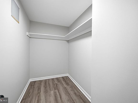 4th image of 672 Ripplebrook Dr
