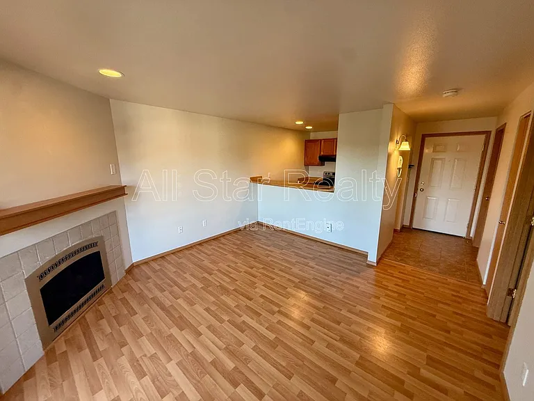 9625 Independence Dr #C311 — Photo 3