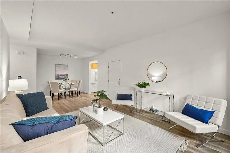 1 bed, 1.0 bath, 730 sqft, $2,200 — Photo 4