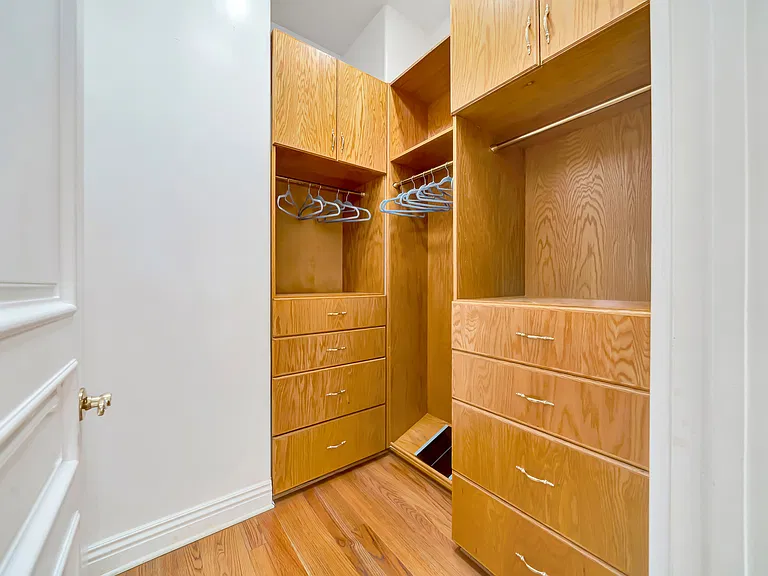 7735 Wilbur Ave — Photo 62