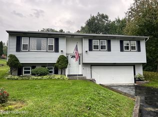 34 Lakeside Dr, Castleton, NY 12033