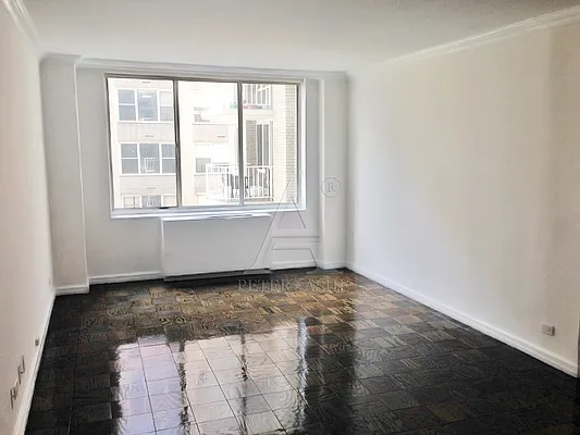 Rented by Peter Ashe | media 7