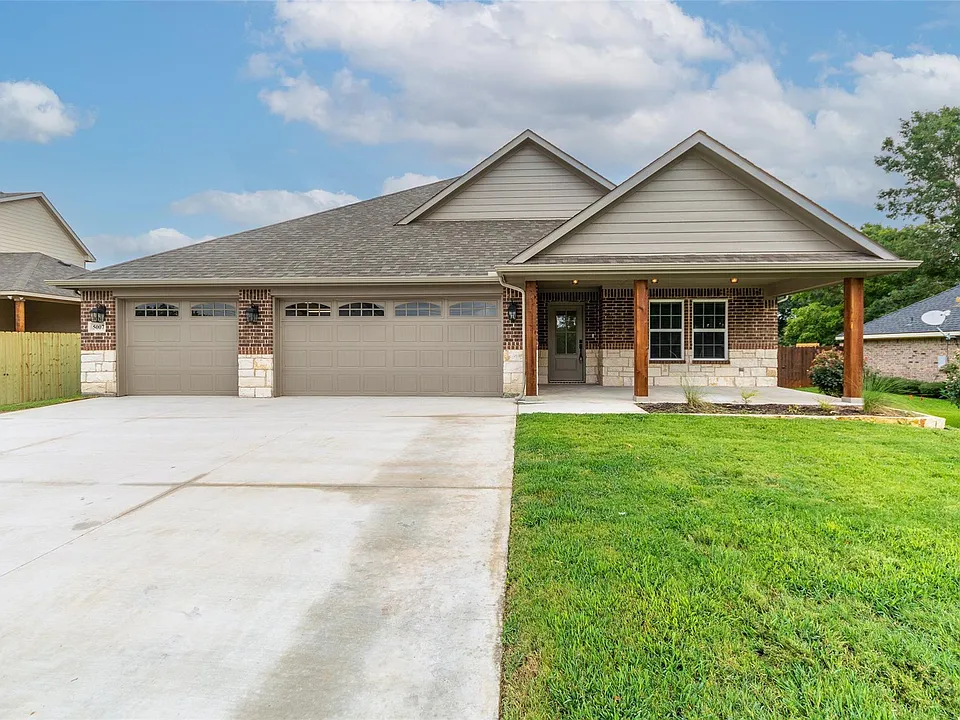 5007 Peacock Ln