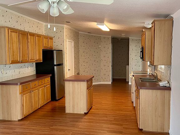 2nd image of 3101 Carpenter Ln