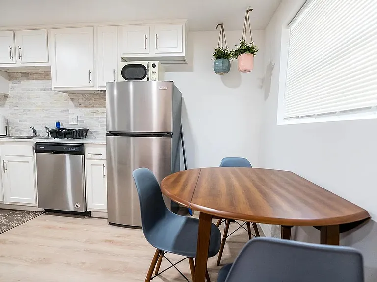 2203 Myra St #3 — Photo 3