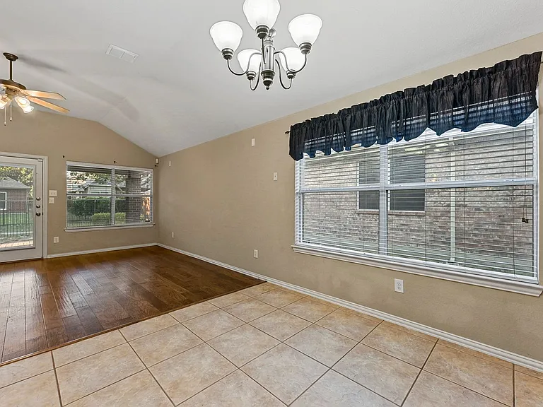 11962 Henderson Dr — Photo 14