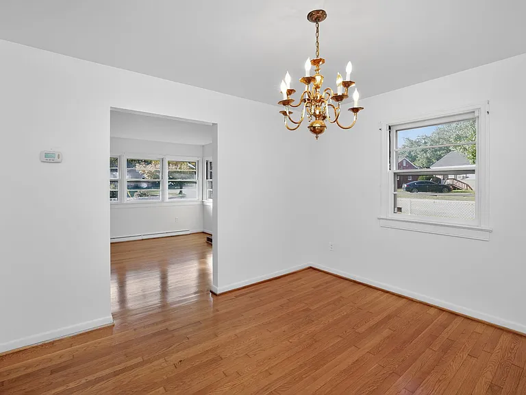 1009 Elliott Ave — Photo 6
