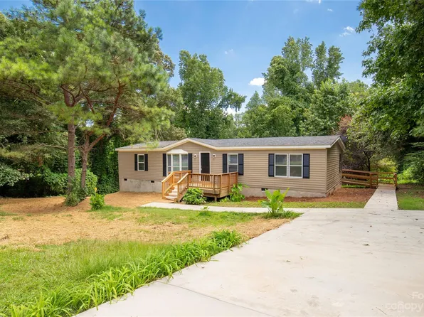 2140 Plumcrest Ln, Clover, SC 29710
