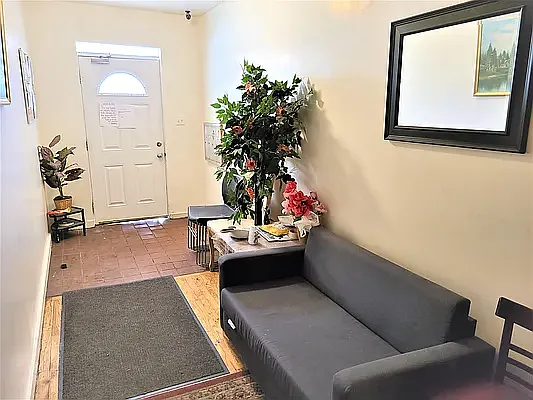 Rented by Virtual Real Estate | media 25