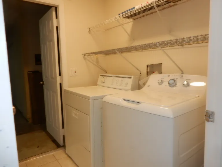 902 Cherry Valley Way — Photo 20