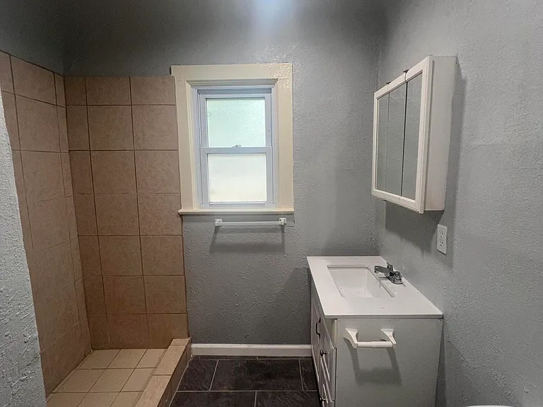 8405 Pinon St — Photo 11