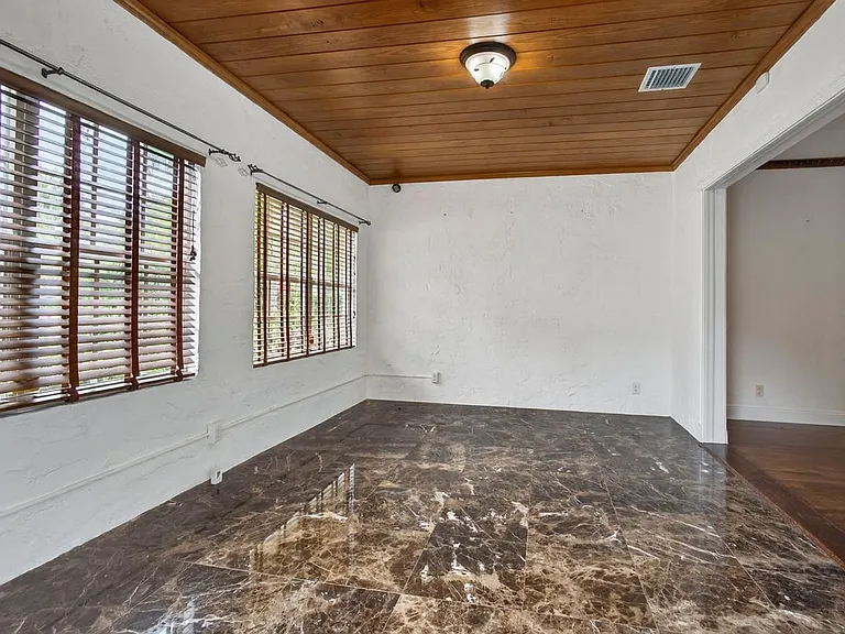 616 Upland Rd — Photo 15
