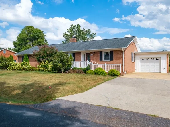 150 Sunset Dr, Dayton, VA 22821