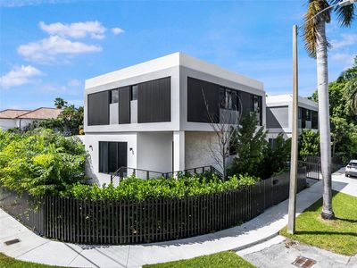 3300 SW 27th Ter #3300, Miami, FL, 33133